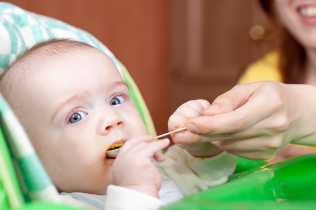Những thực phẩm trẻ dưới 1 tuổi nên tránh ăn