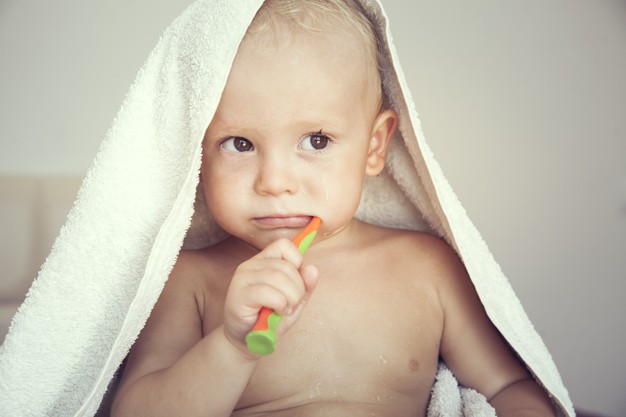 Mách mẹ cách chăm sóc răng miệng cho bé dưới 1 tuổi