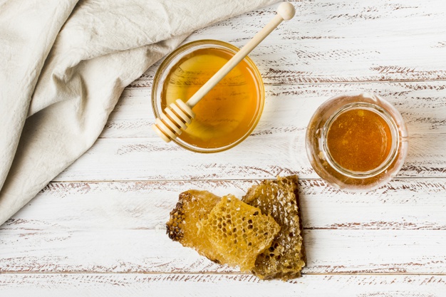 Chất clostridium botulinum trong mật ong có thể gây ngộ độc, táo bón, hôn mê, thậm chí tử vong ở trẻ